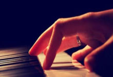 NG28:球色生香丨国乒传奇人物王励勤:妻子是服装设计师,婚后生活甜蜜幸福.